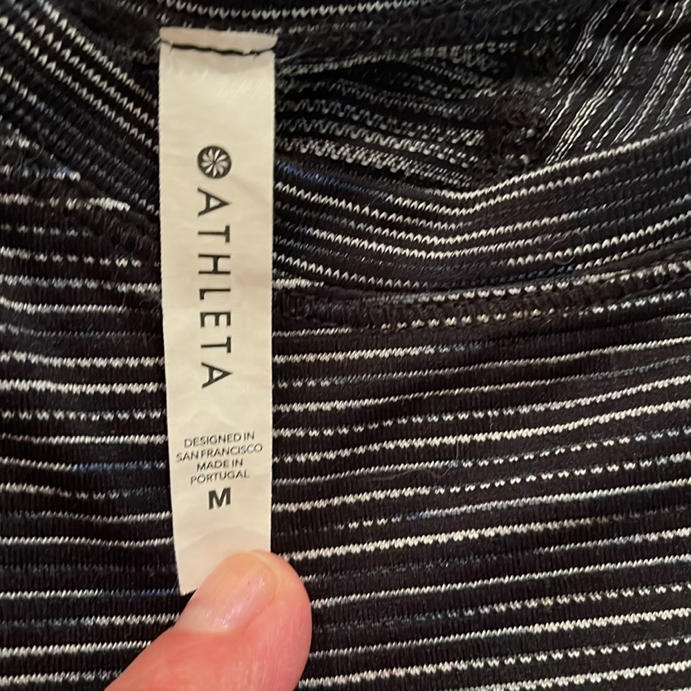 Athleta Black and White Long Sleeve - Picture 4 of 4